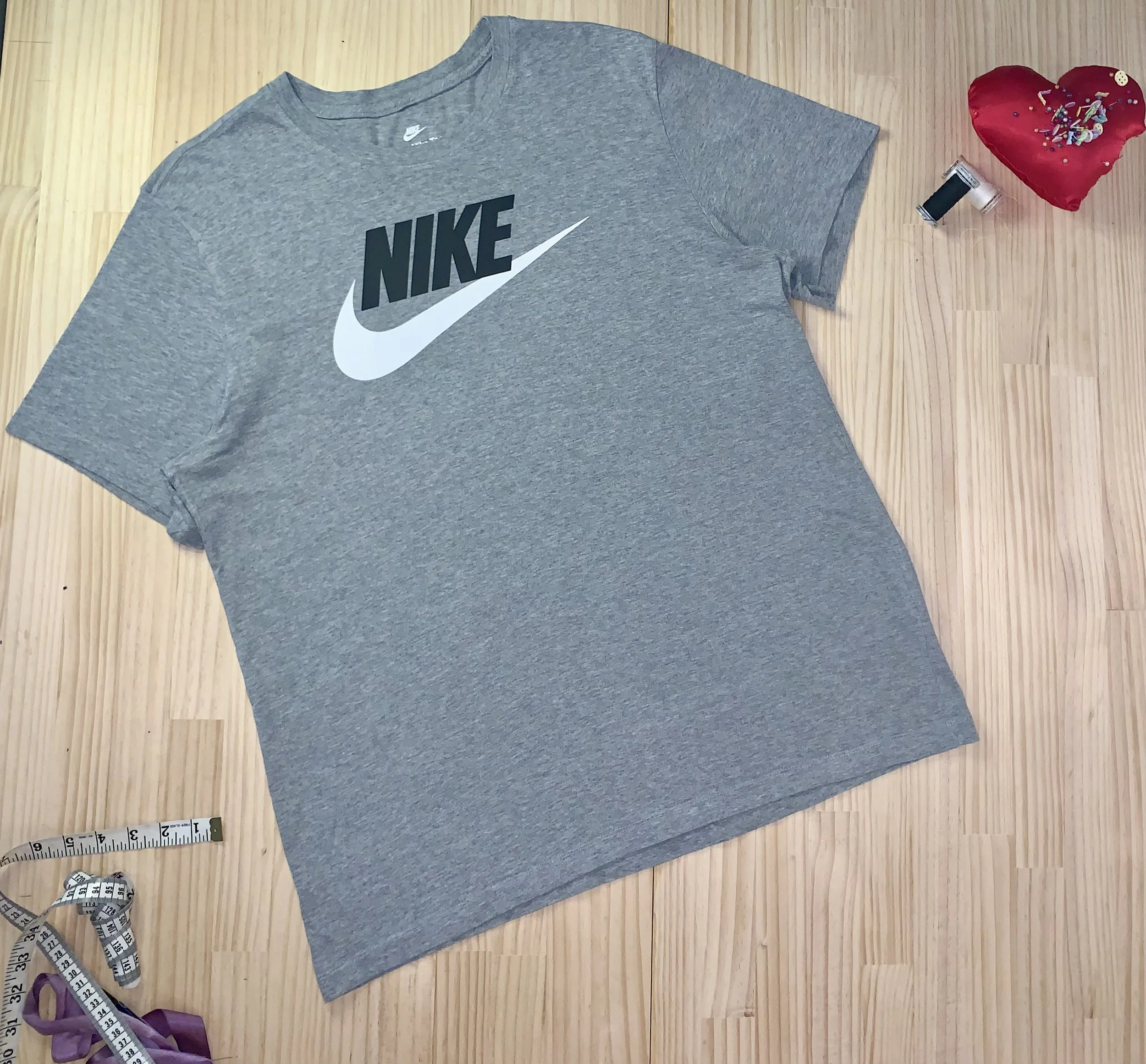 Nike Grey Tee, Size XL (Pre Loved) #12