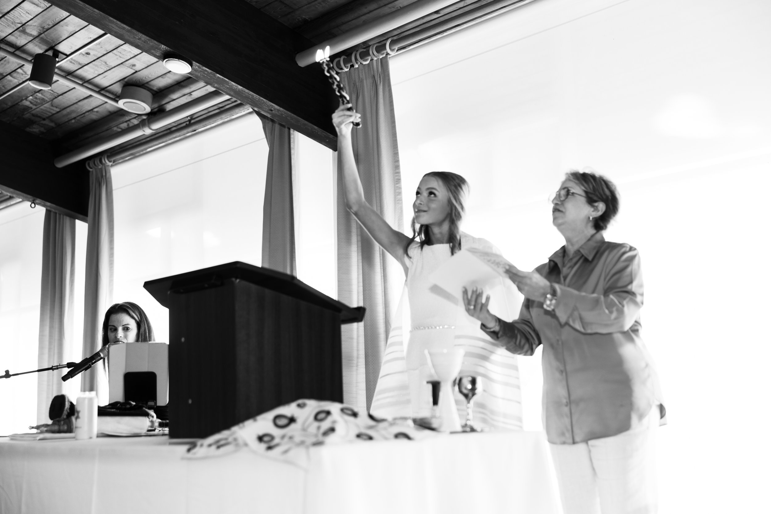 Bat Mitzvah formal photos.  Bat mitzvah photos at Shul.  Bat Mitzvah photos at synagogue.  Bat Mizvah photographer, bat mitzvah photography