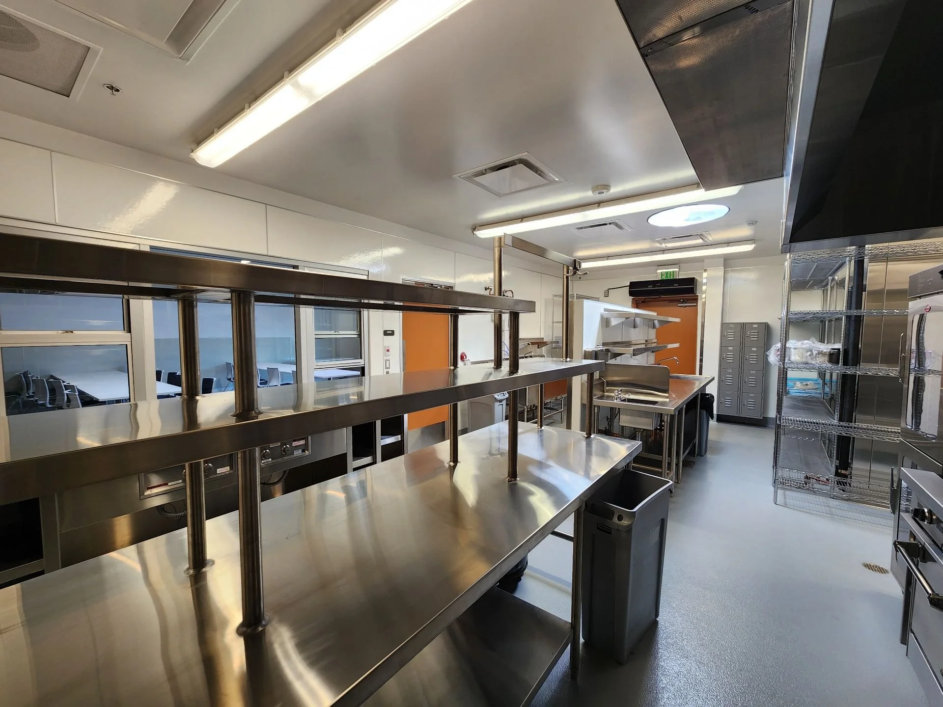 Commercial kitchen 