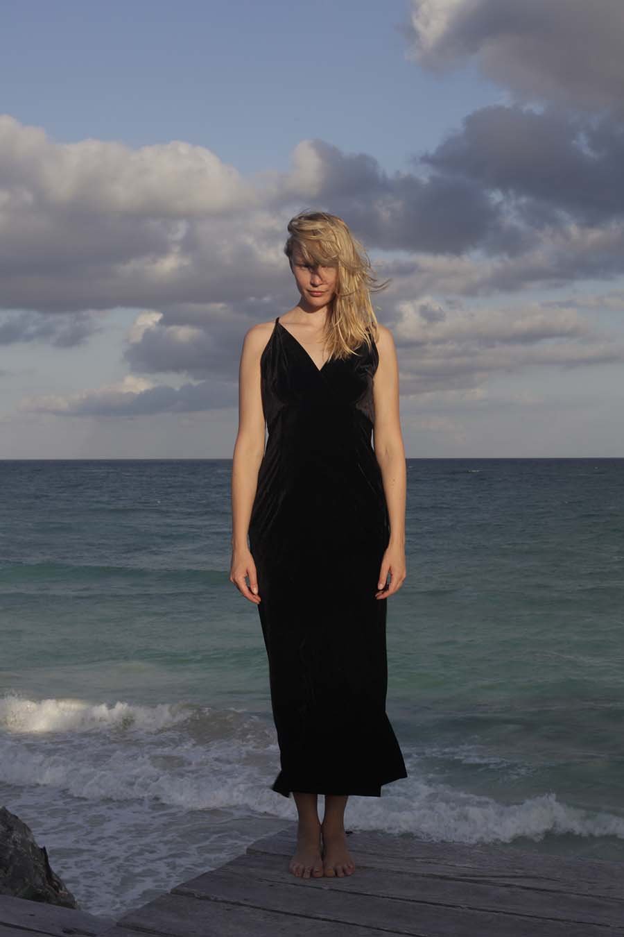 black_196_rutihu.jpg