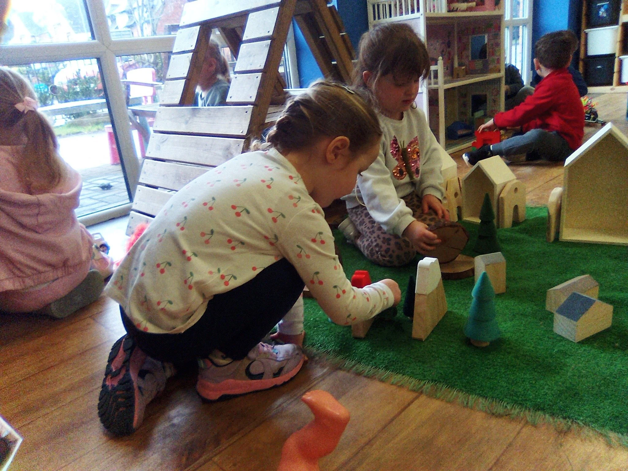 #brightstarcls 
Our 3-5 Room are enjoying their new exciting small world resources. They used their imagination to use these resources in a variety of different ways. They started by building a city!