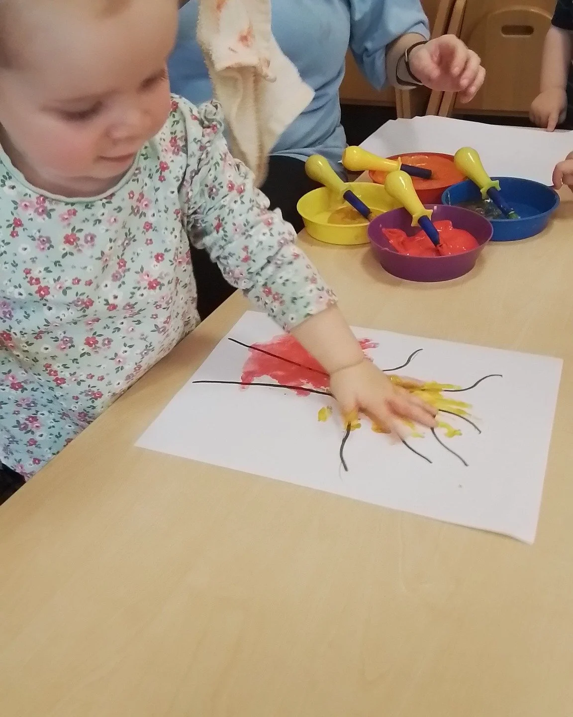 #brightstarcls 

The little Galaxies have been very busy learning all about autumn.  We have created some lovely leaf pictures; we first collected leaves from the garden and choose some autumn colours to make leaf prints. 
 
The children enjoyed maki