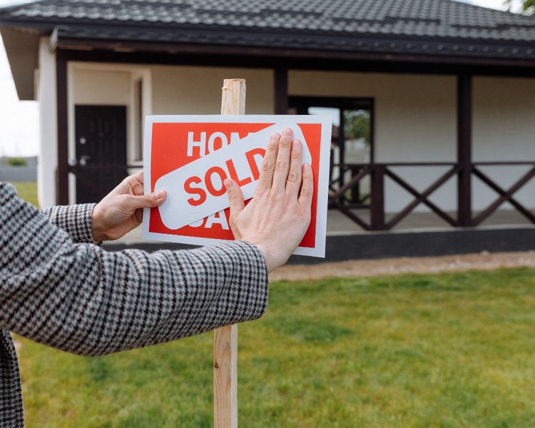 Co-Buying: How Siblings and Friends Are Entering the Market Together