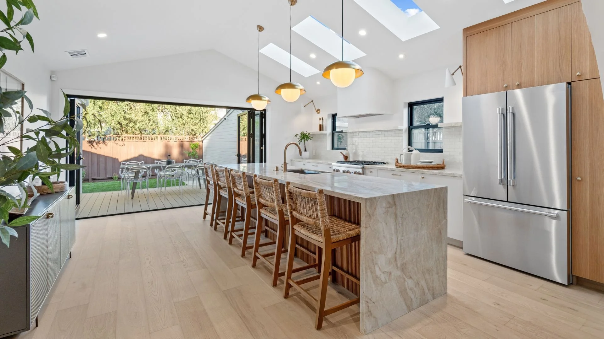 Dream Big, Plan Smart: Kickstart Your Real Estate Journey in 2025