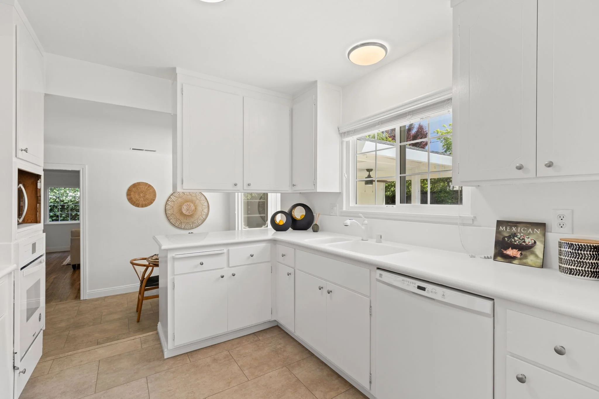 10-web-or-mls-So Gold Photo-10.jpg