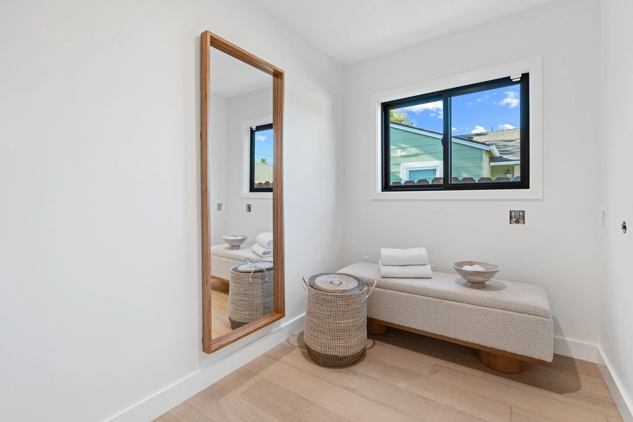 2036 Glen Una Ave-41.jpg