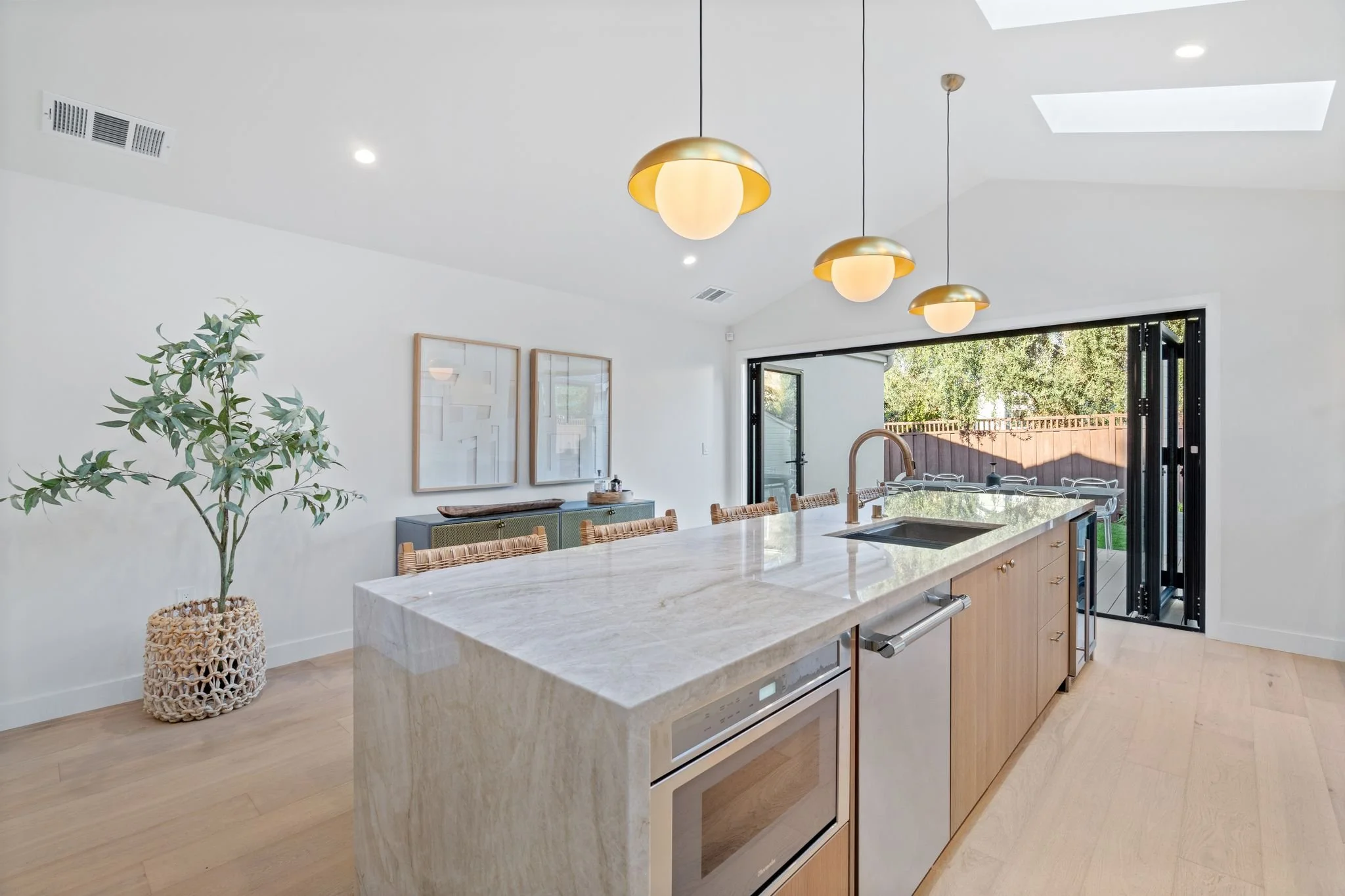 2036 Glen Una Ave-21.jpg