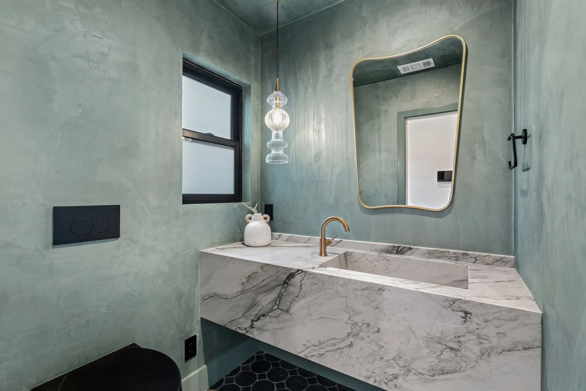 2036 Glen Una Ave-46.jpg