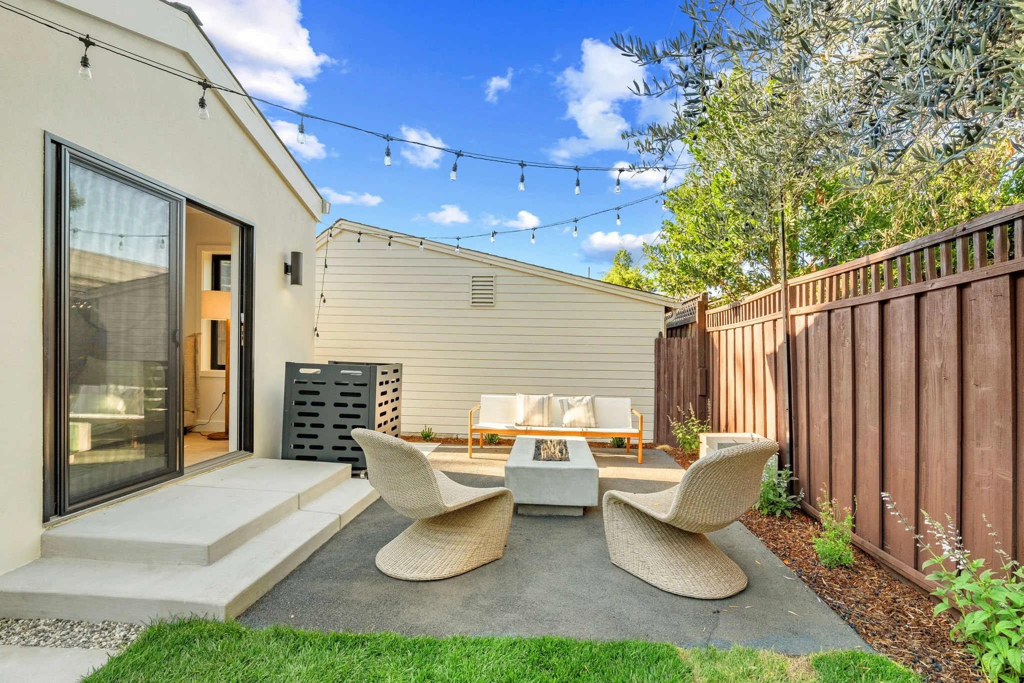 2036 Glen Una Ave-53.jpg