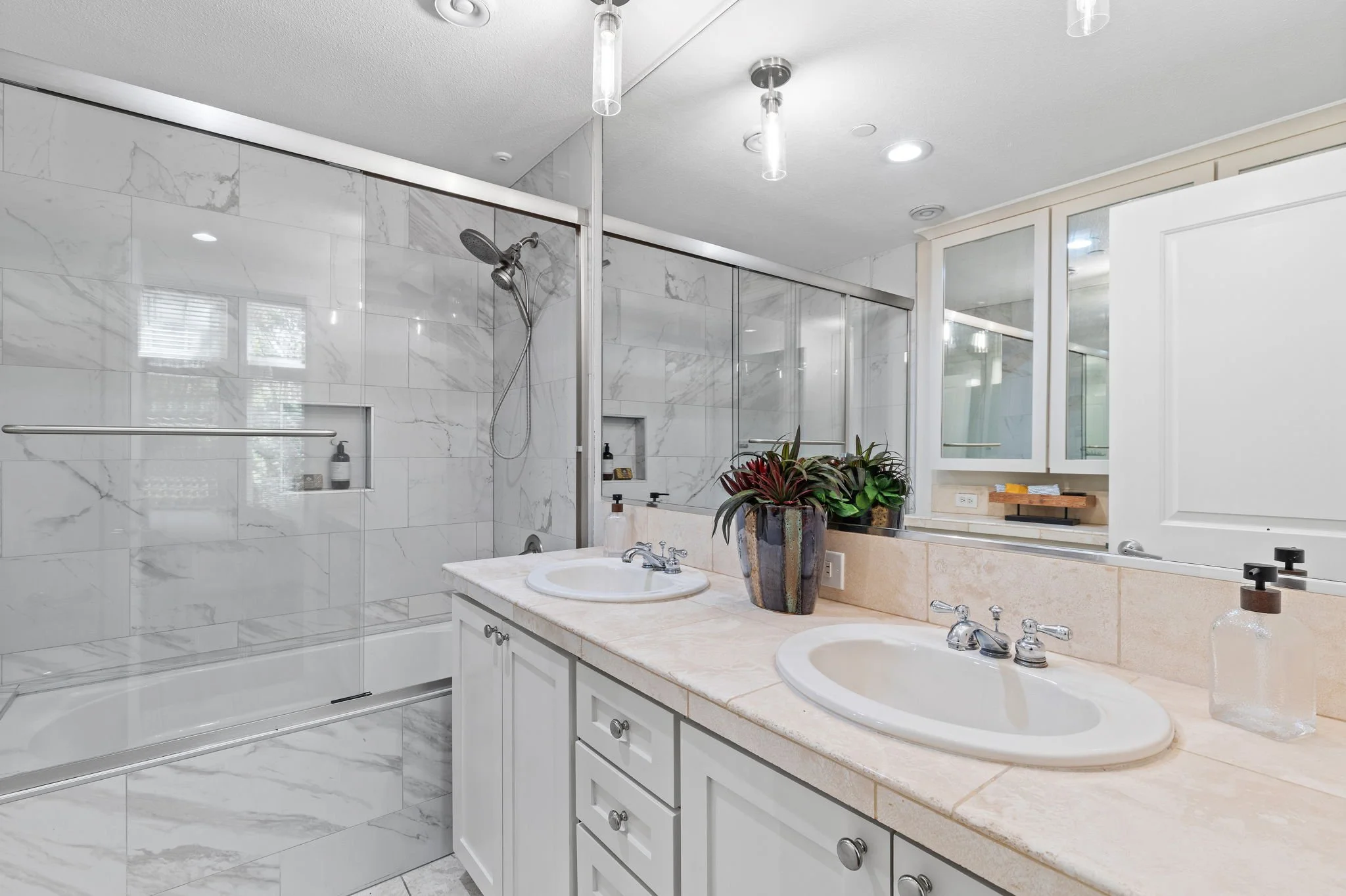 20-web-or-mls-So Gold Photo-20.jpg