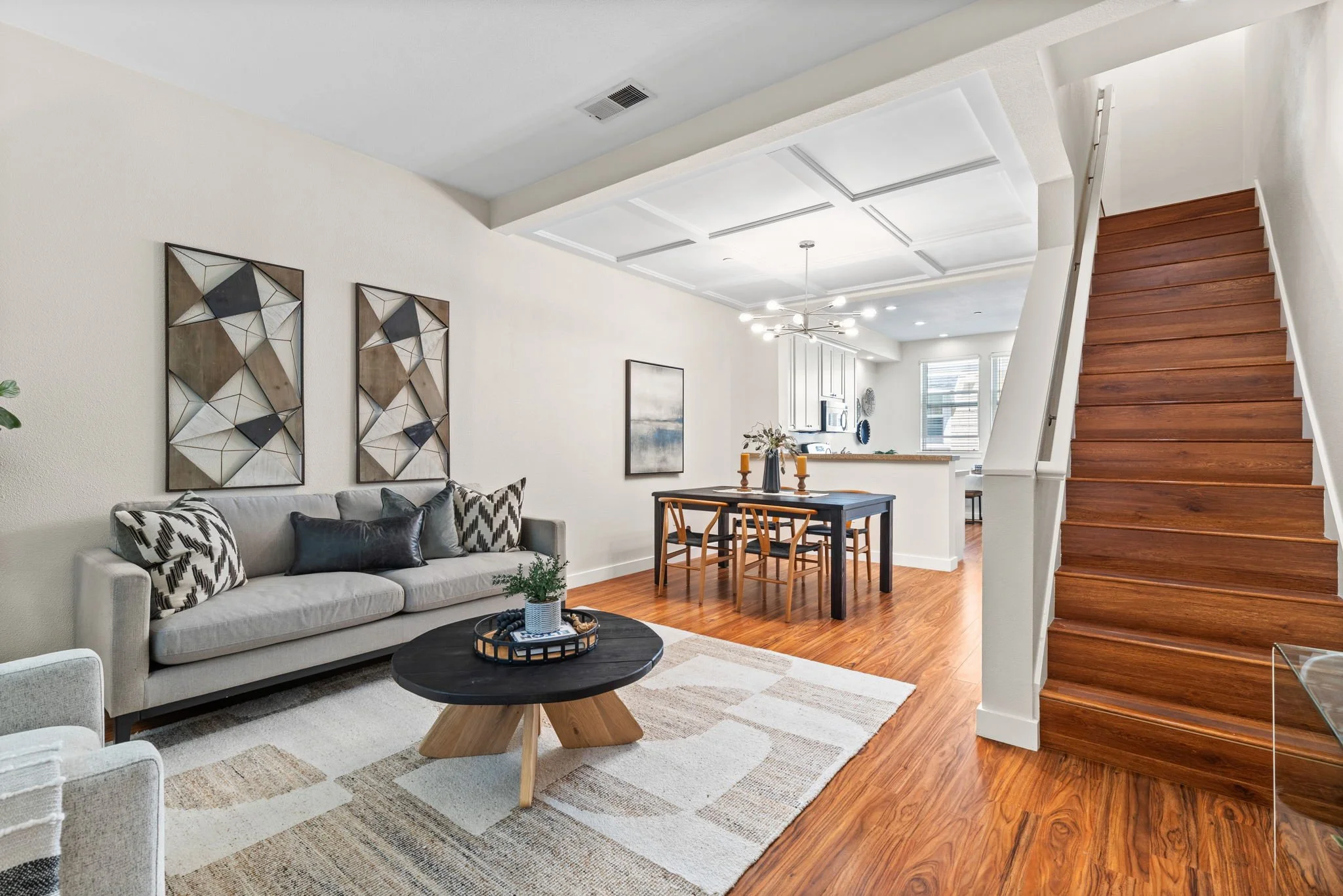 4-web-or-mls-So Gold Photo-4.jpg