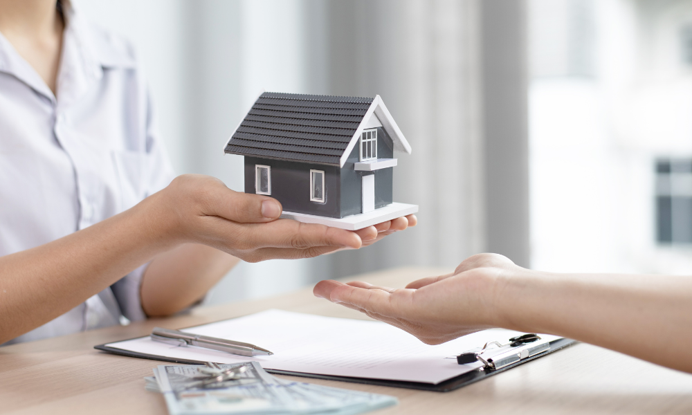 Hold or Sell? How to Decide the Right Time to Exit an Investment Property