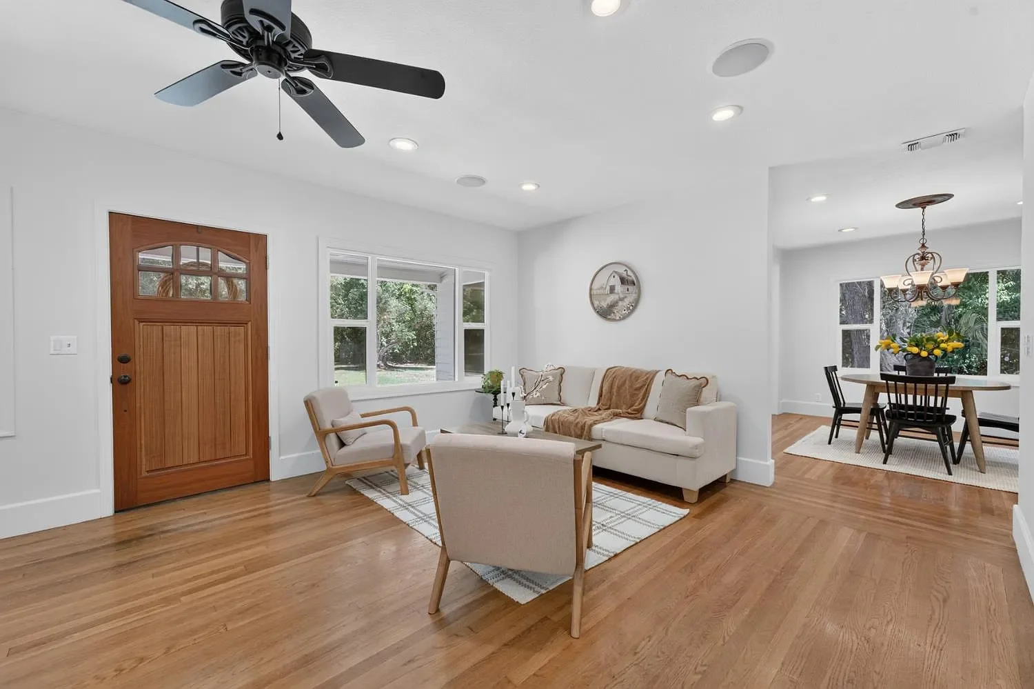 Carmichael 13 - Living room.webp