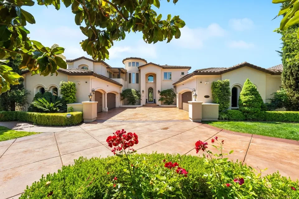 Roseville - Front.webp