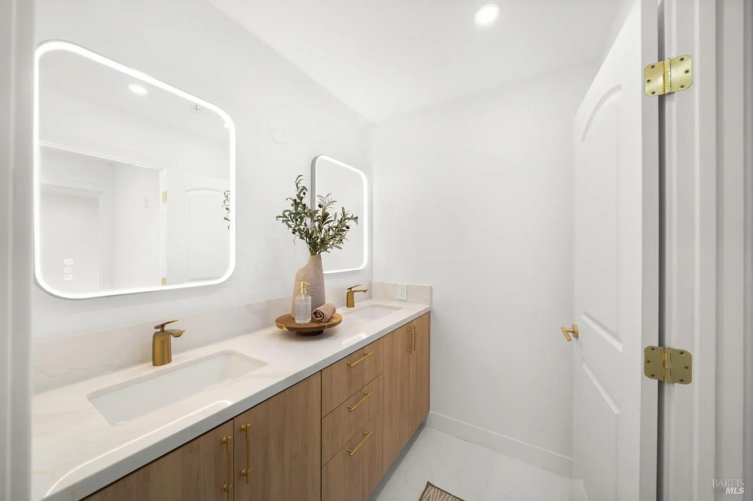 Napa 31 - Bath.webp