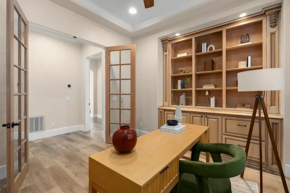 Roseville 16 - Office.webp
