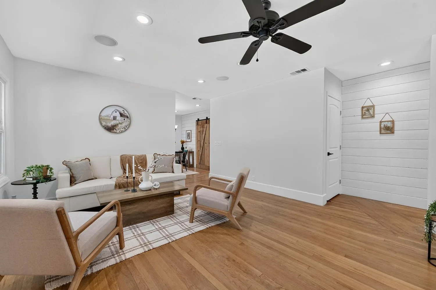 Carmichael 14 - Living room.webp