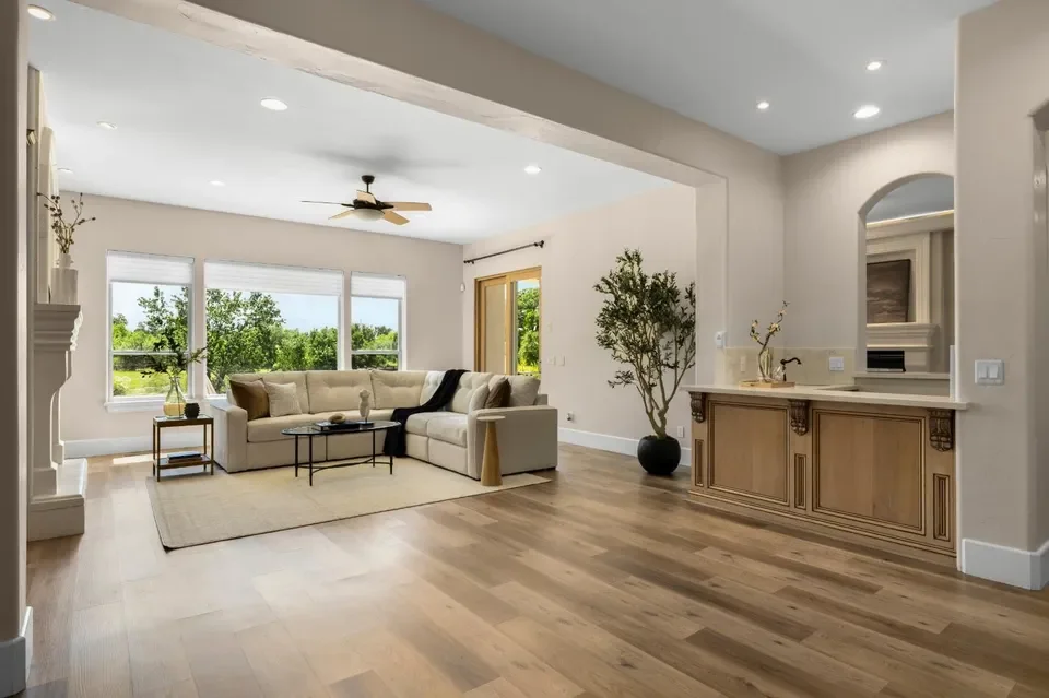 Roseville 7.1 - Living.webp
