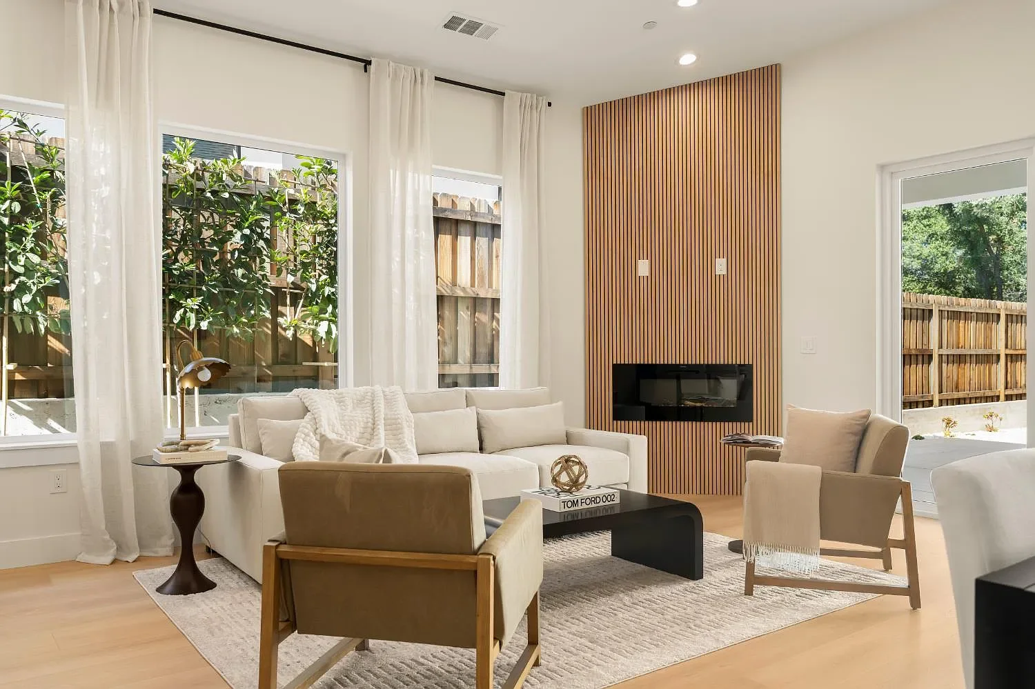 Rocklin 21 - Living room.webp