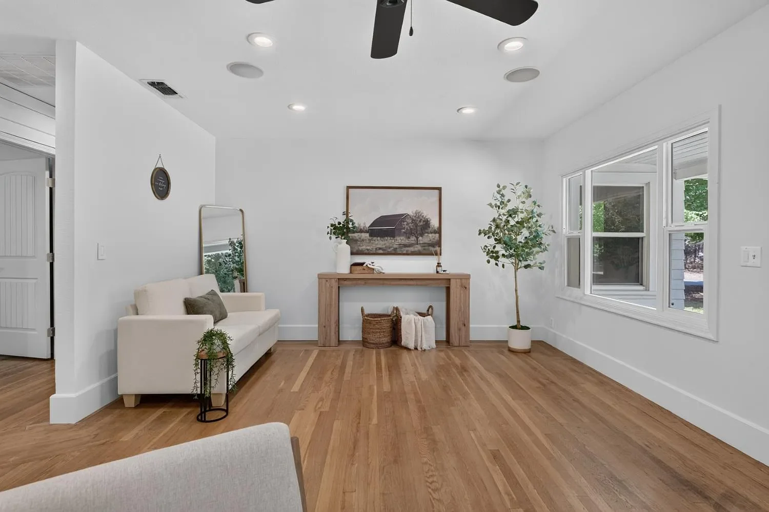 Carmichael 12 - Living room.webp