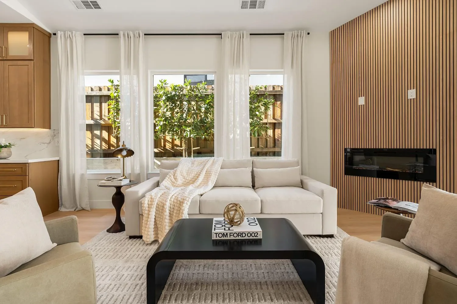 Rocklin 40 - Living room.webp