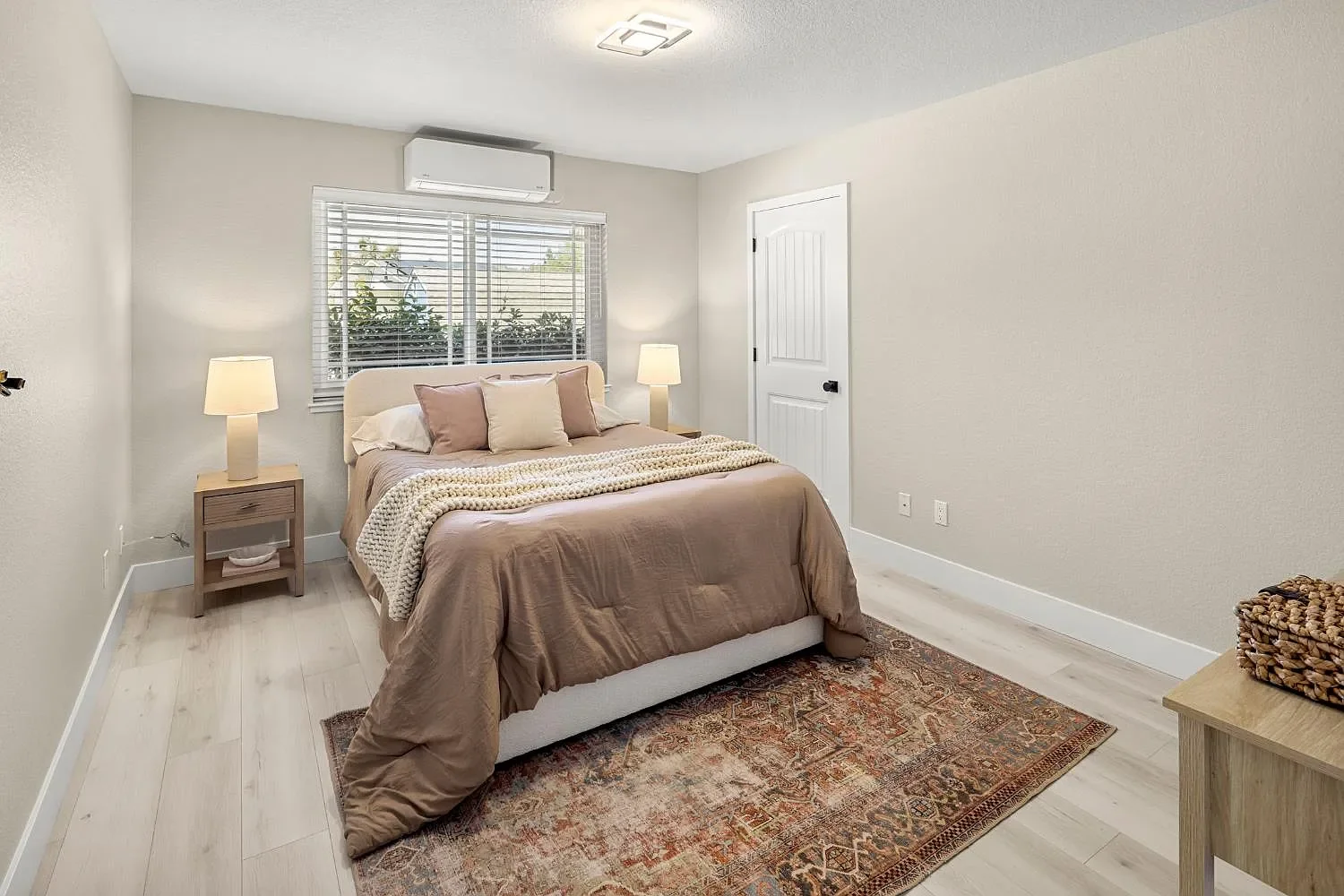 Auburn 28 - Bed 1.webp