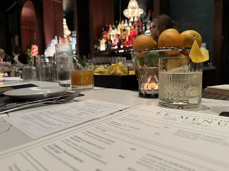 Cocktails at the bar at Le Rêve in Sheridan
