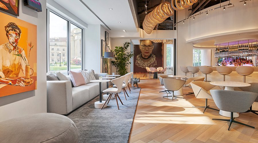 Best First Date Spots in Phoenix