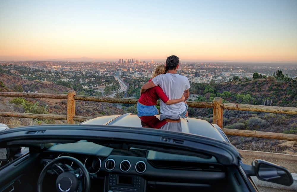 Two people meeting in Los Angeles