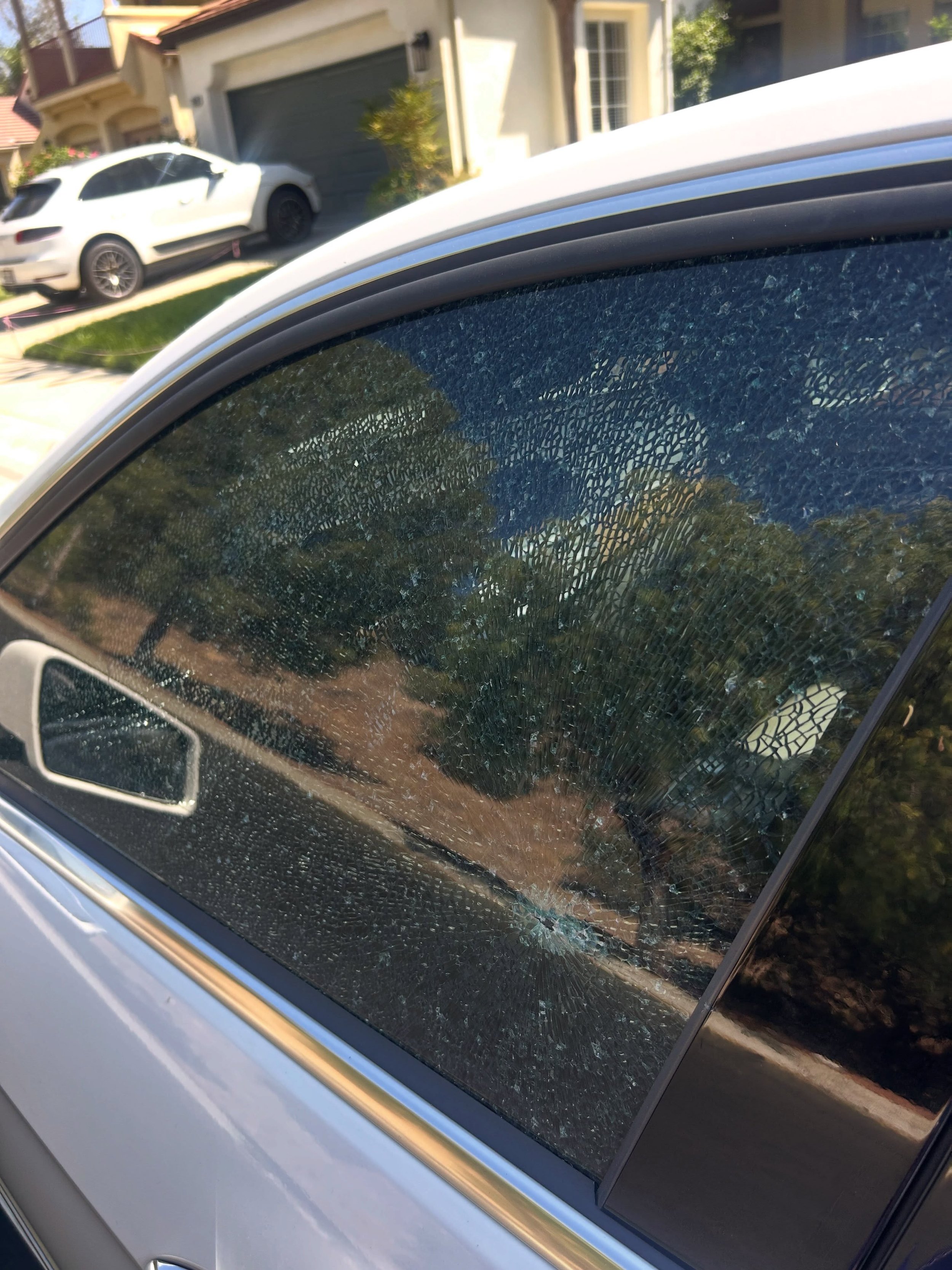 Same day door glass replacement for this e350, we come to you! 
-
-
- 
On The Go Windshield Repair!
#mobileservice #mobileautoglassrepair #mobileautoglass #sandiego #samedayservice