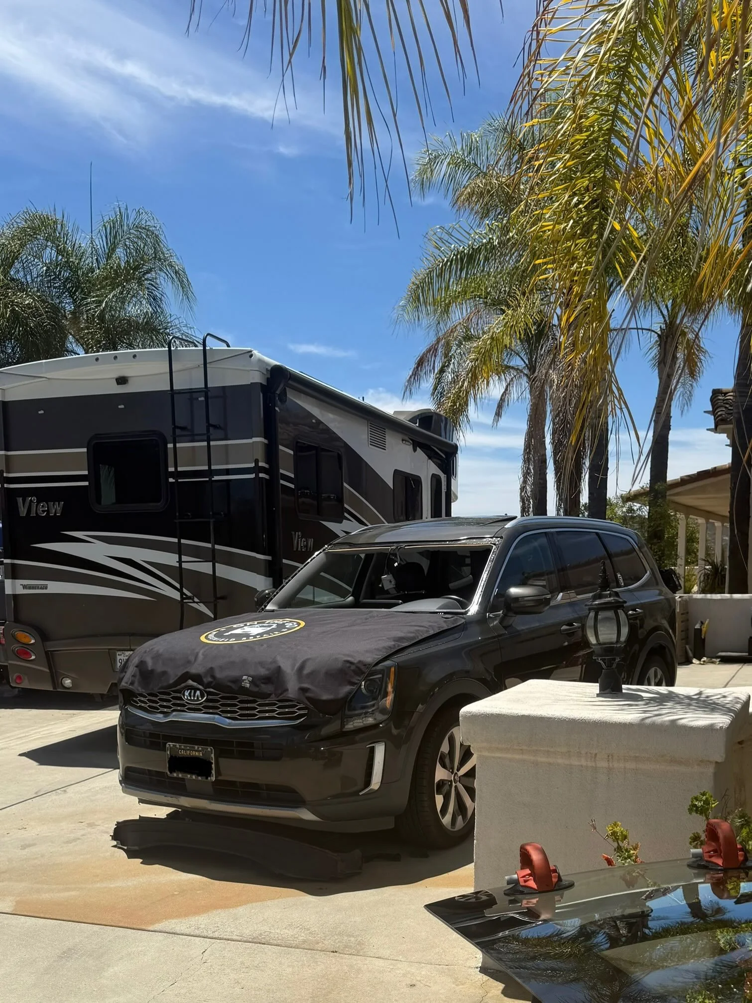 We come to you, so you can avoid the hassle and enjoy the comfort of your own home! 
-
-
-
On The Go Windshield Repair! 
#sandiego #mobileautoglass #mobileservice #crackedwindshield #windshieldreplacement