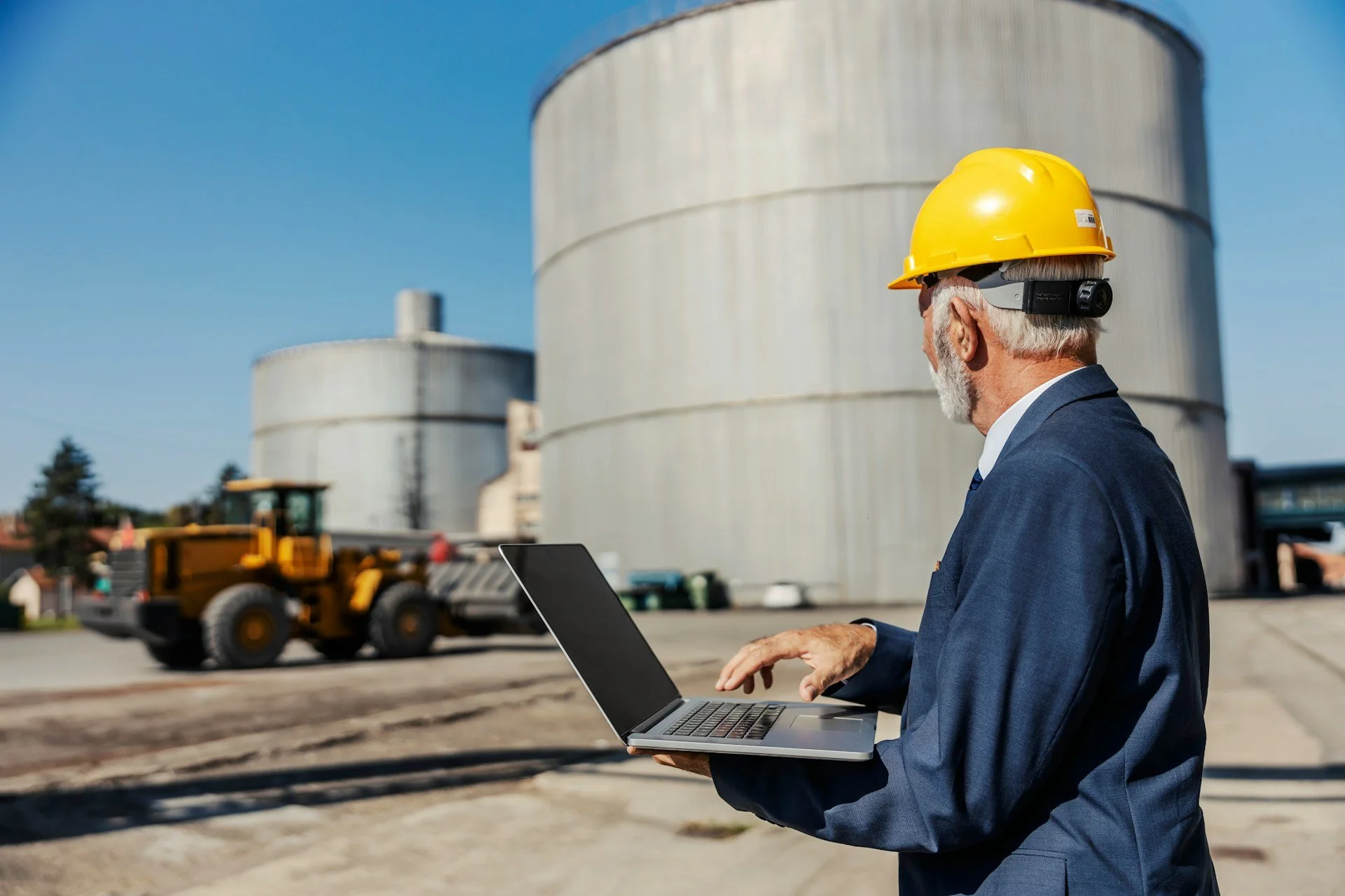 15 Questions CEOs Must Answer Before Choosing a Manufacturing Site