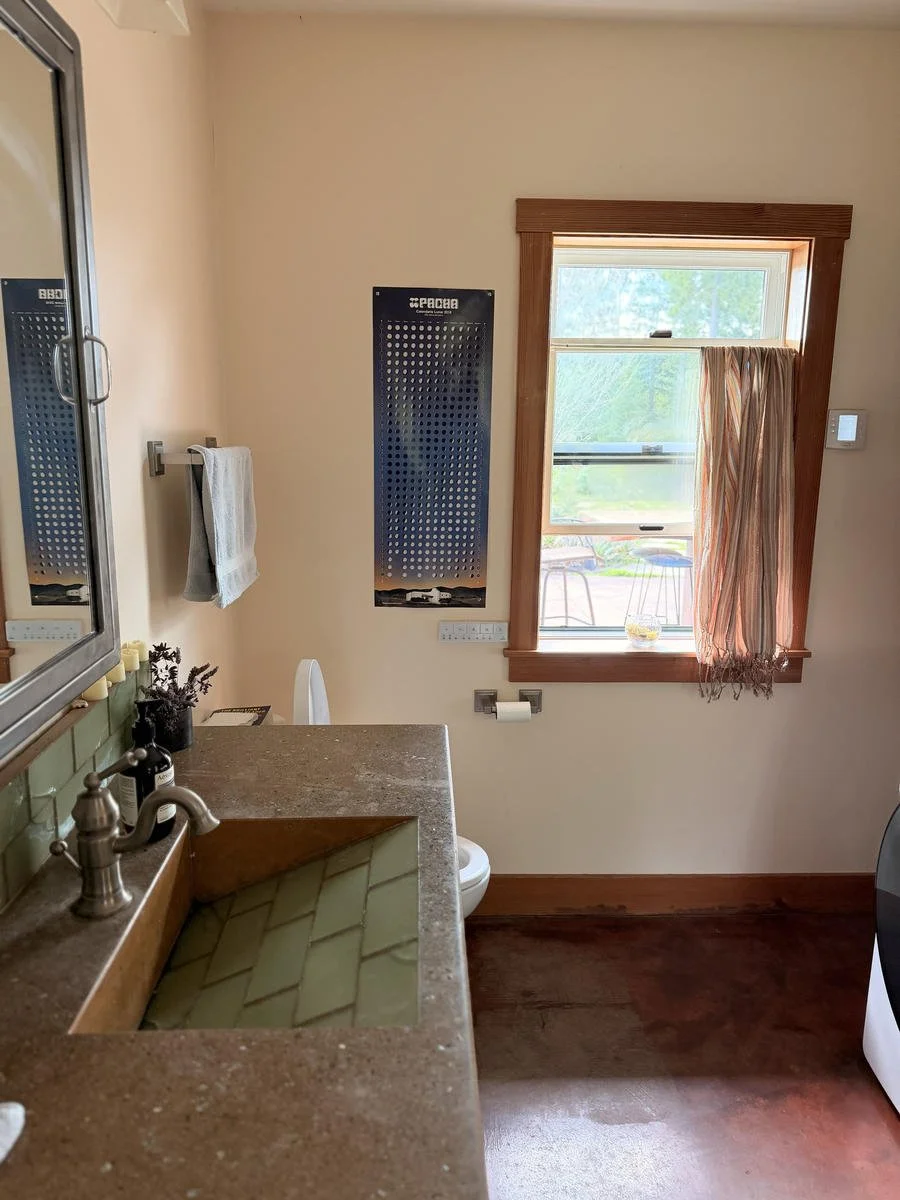 1Pool house bathroom 2_result.jpg