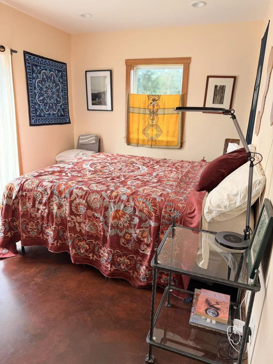 1Pool house bedroom 2_result.jpg