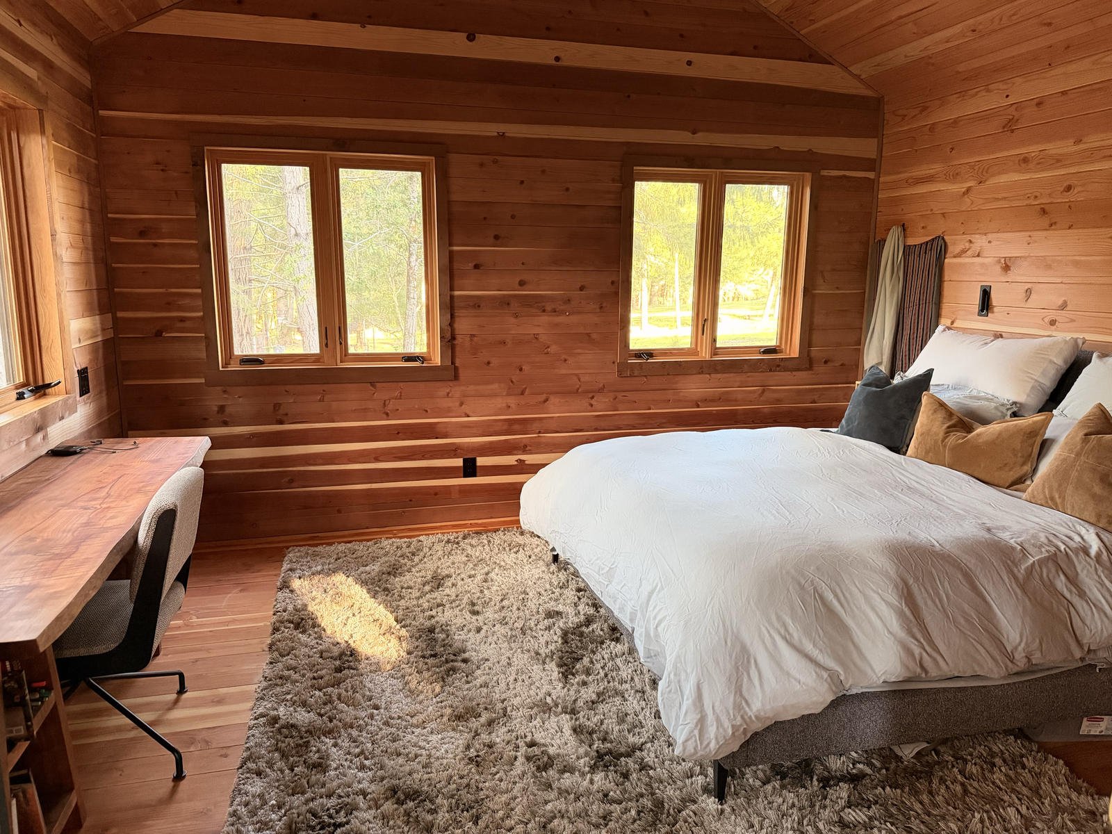 1Writers cabin desk and cap king bed landscape_result.jpg