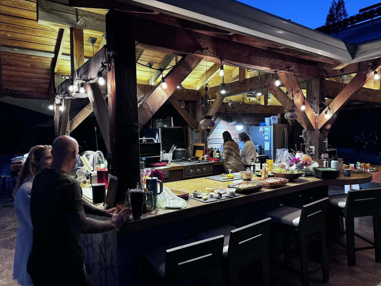 1Dinner making at the pool house_result.jpg
