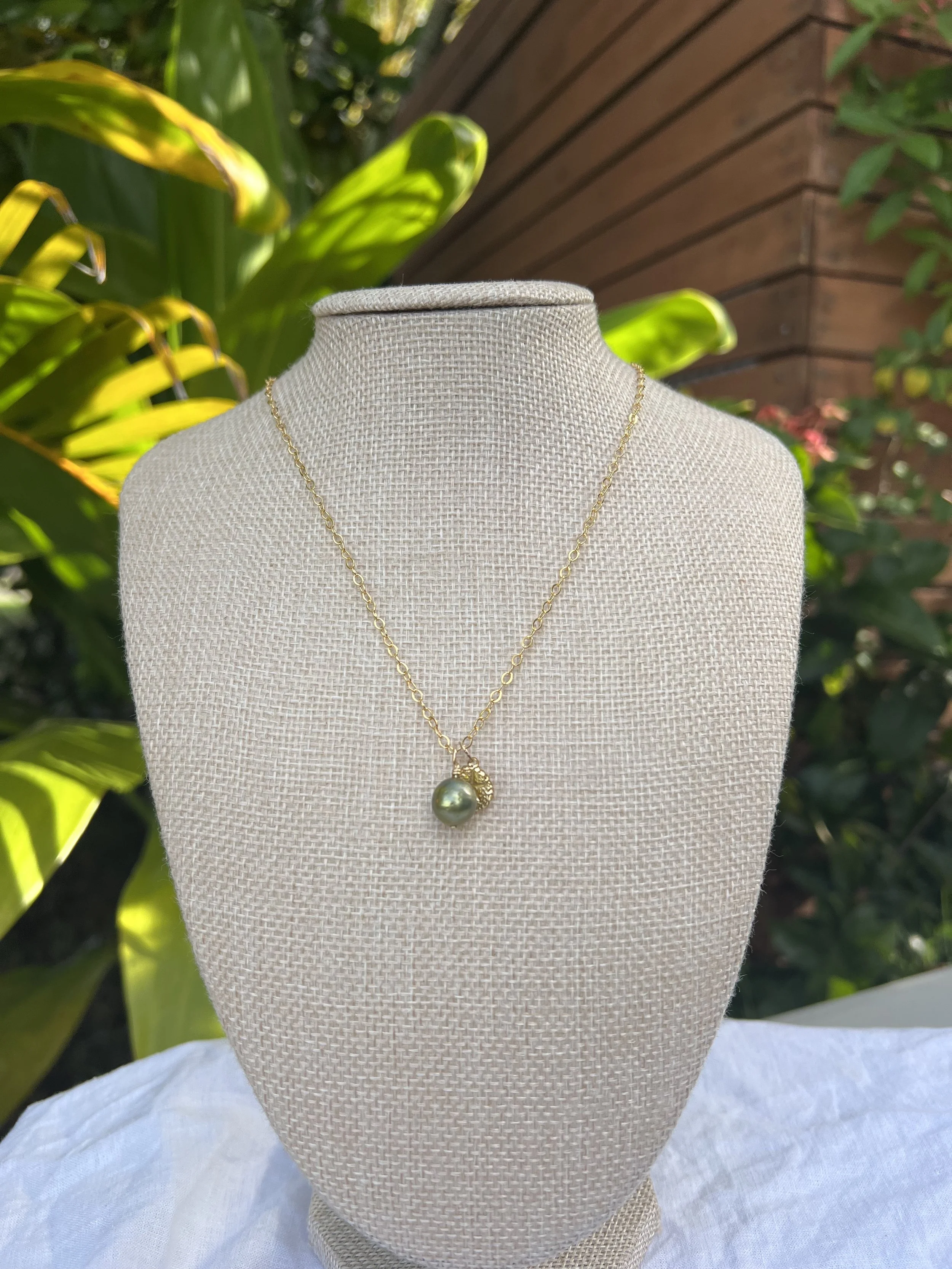 Pistachio Tahitian Floater