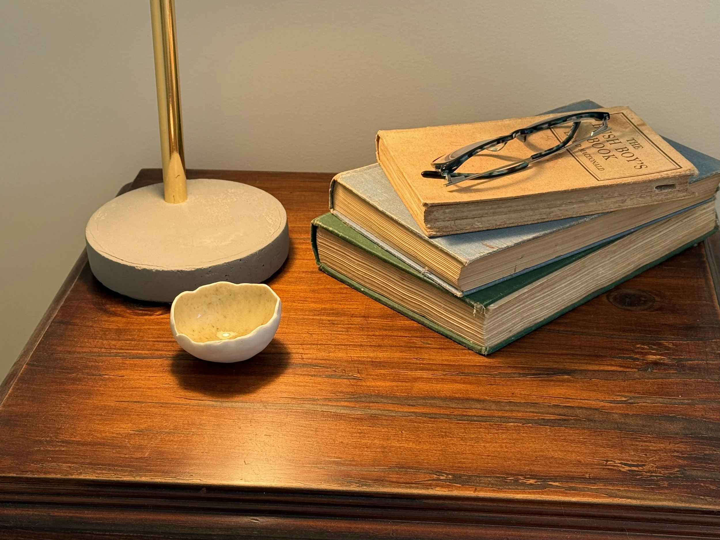 Porcelain treasure bowl