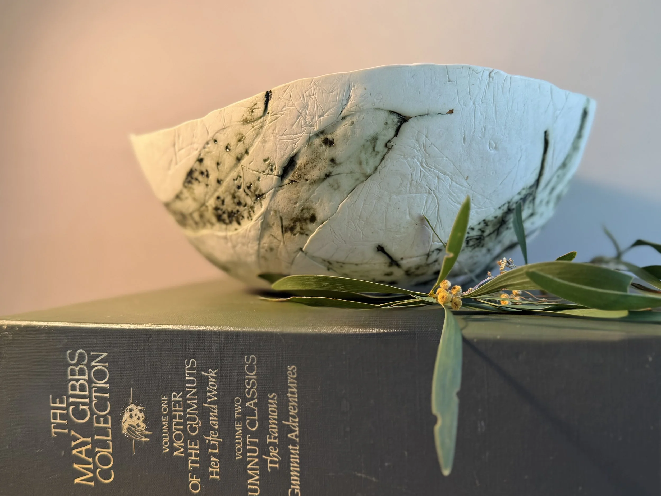 Porcelain Gum Leaf Bowl