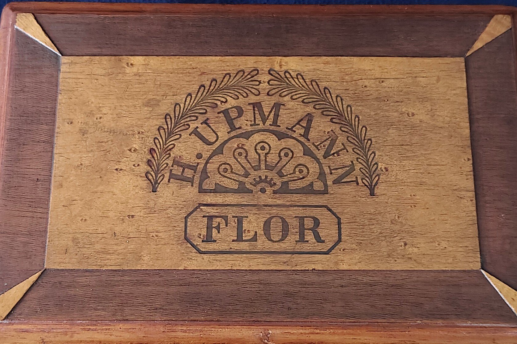 H.UPMANN