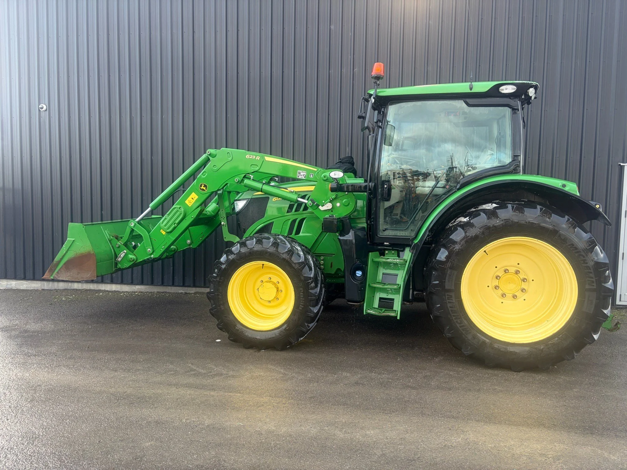 2016 John Deere 6130R