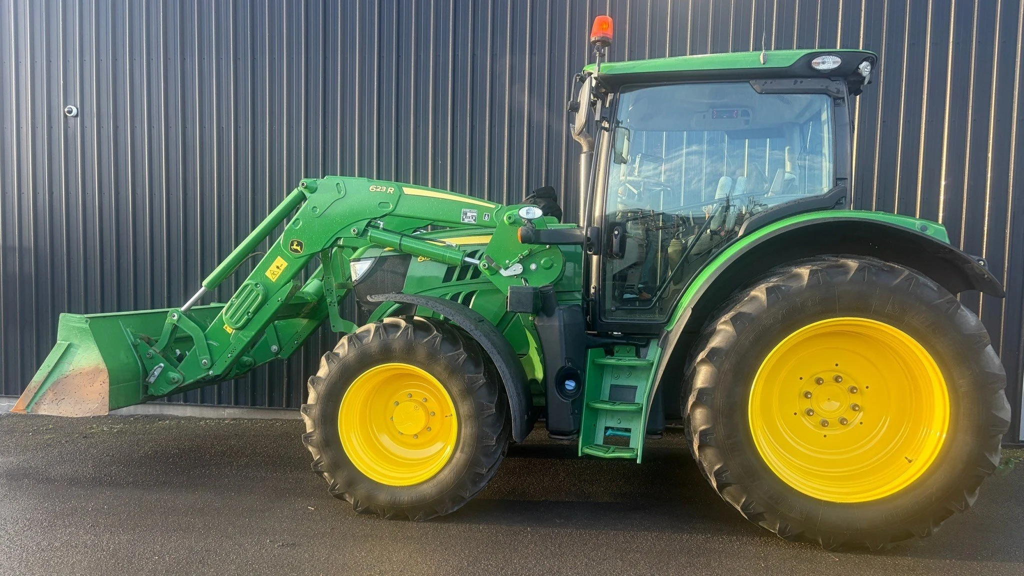 2016 John Deere 6130R