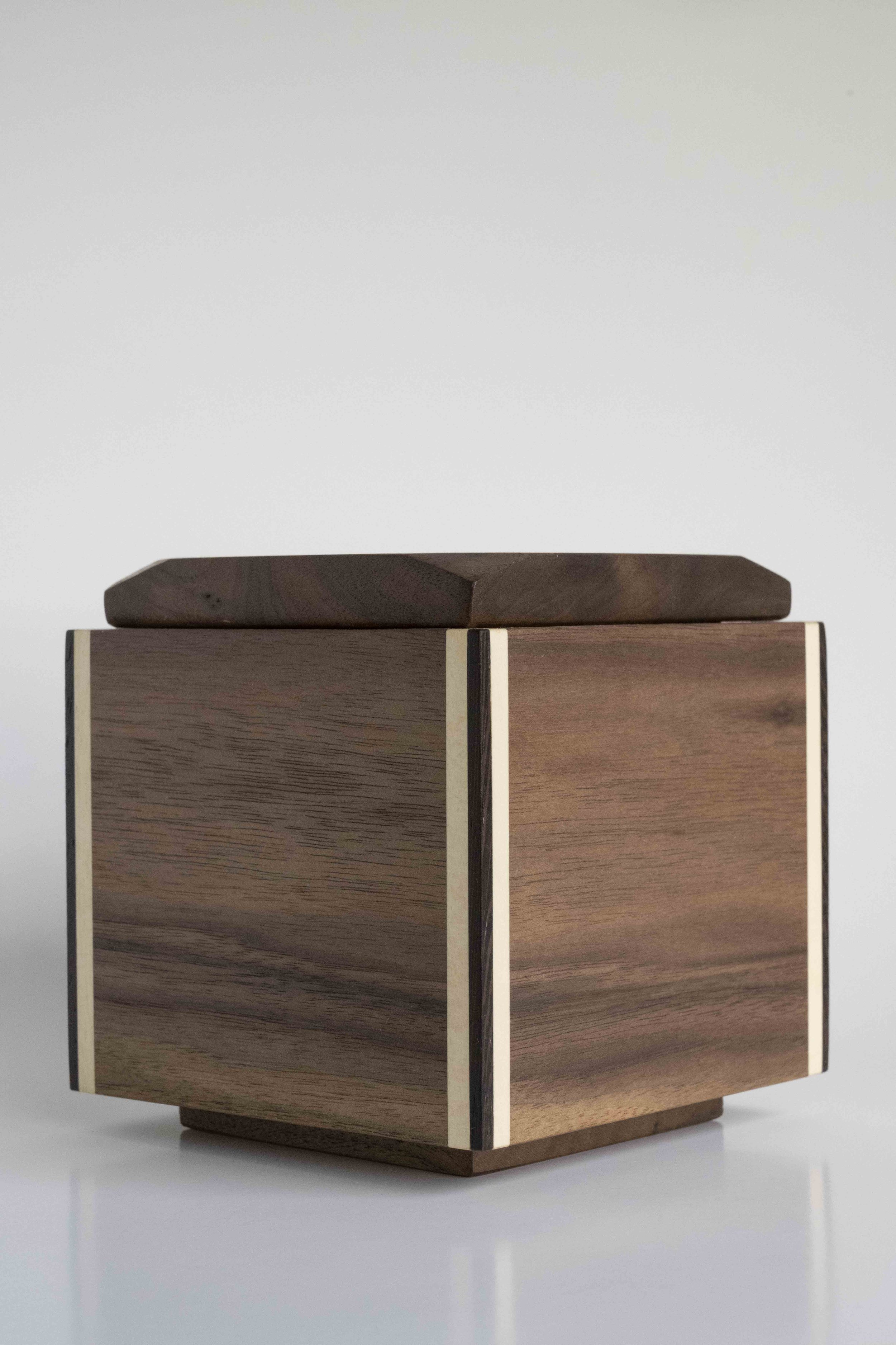 BOX11_2X3_04.jpg
