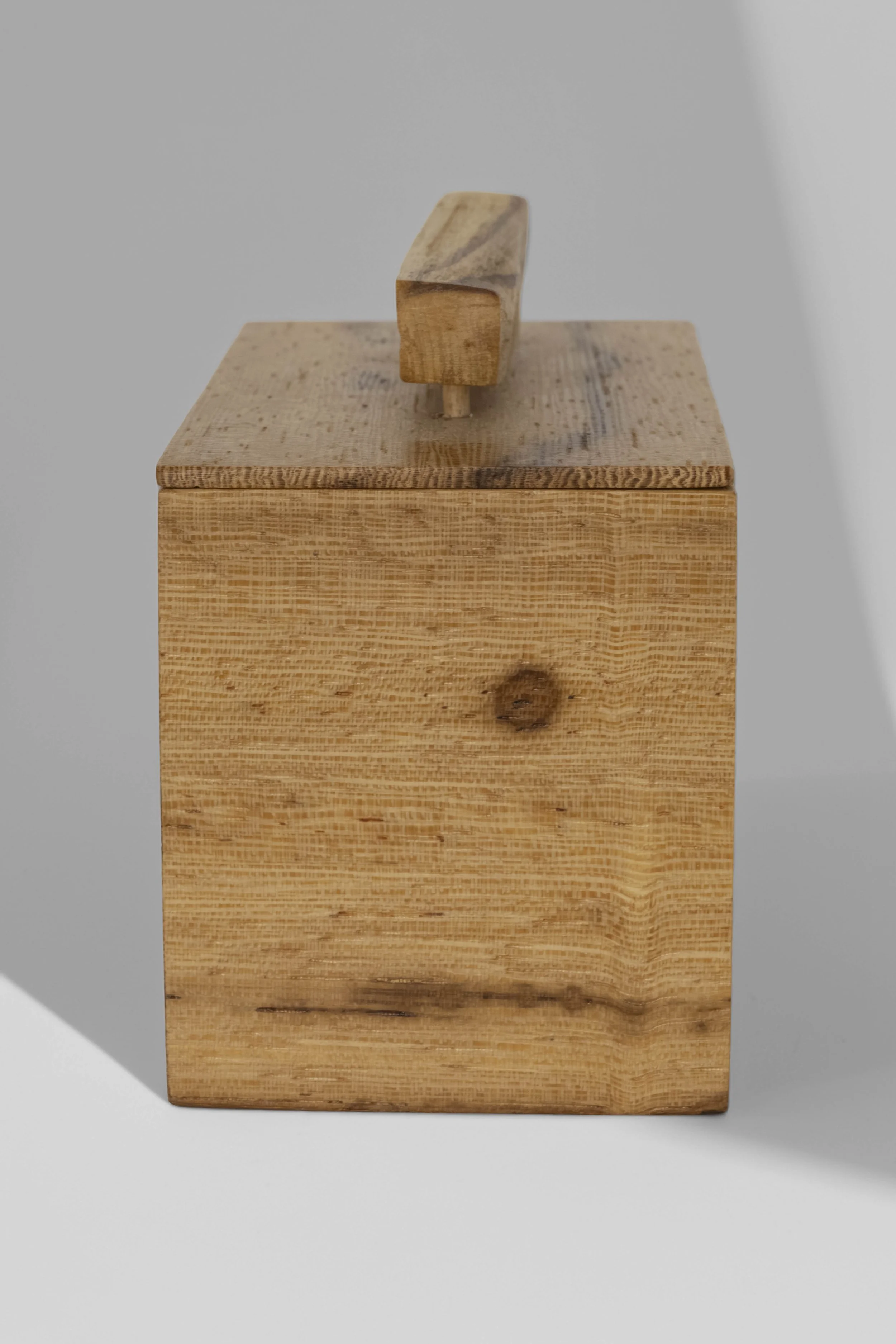 BOX08_2X3_02.jpg