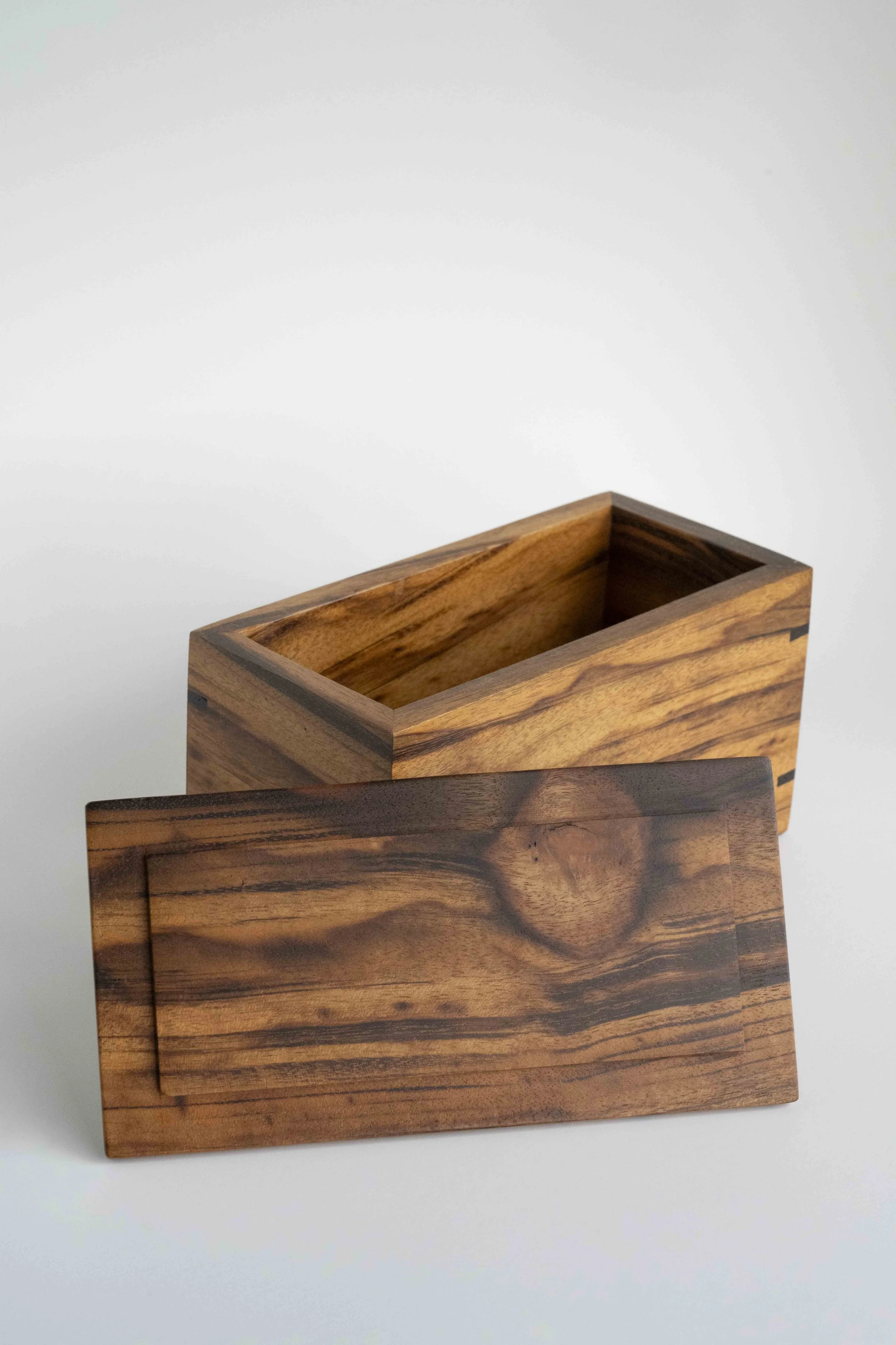BOX10_2X3_06.jpg