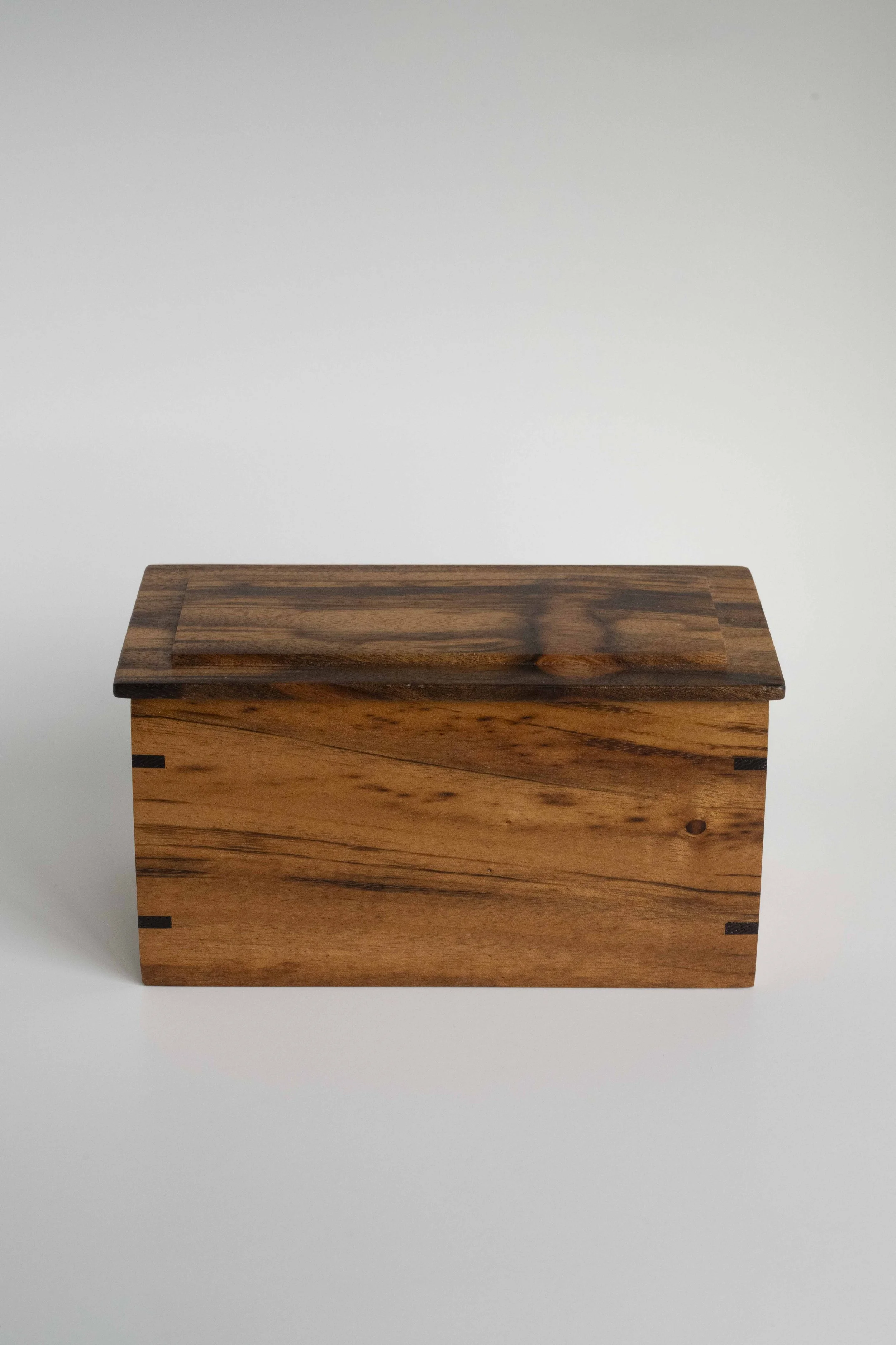BOX10_2X3_02.jpg