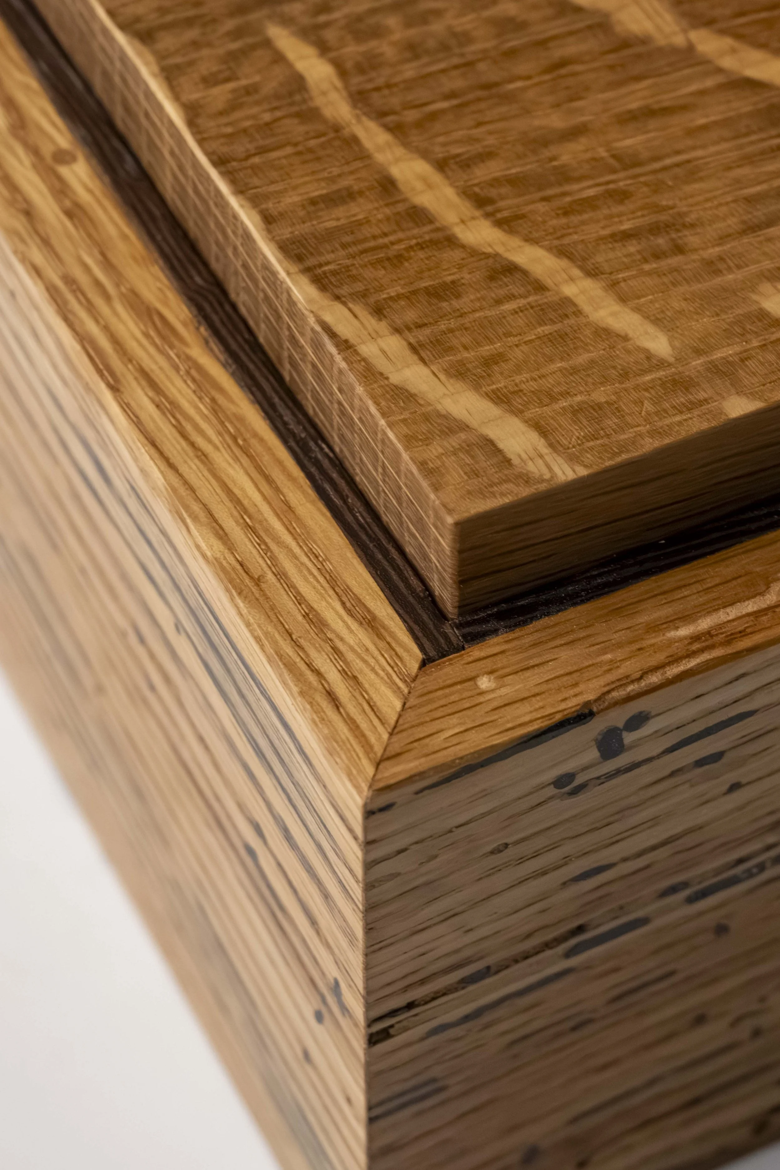 Box4_2X3W_04.jpg