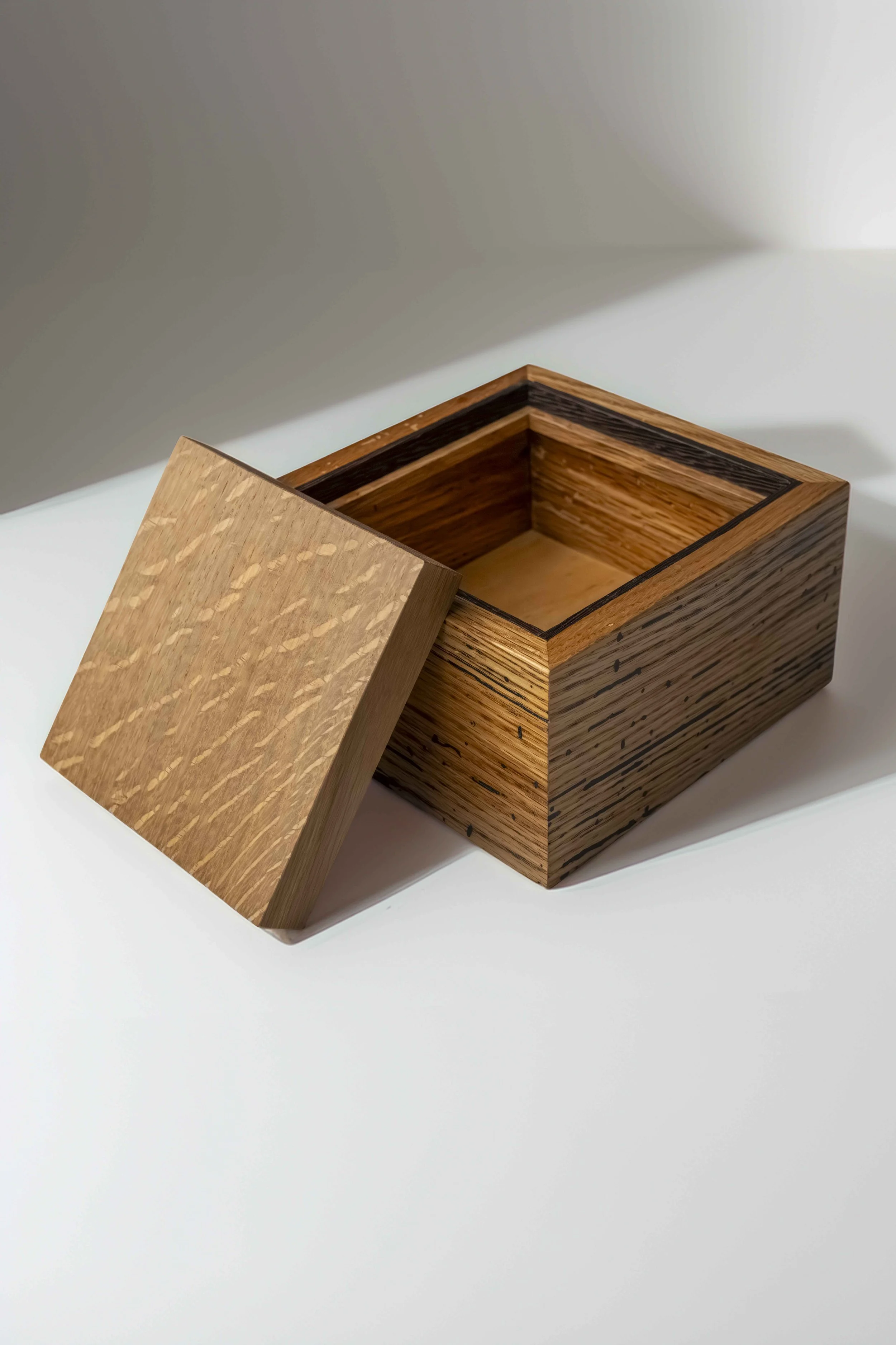 Box4_2X3W_05.jpg