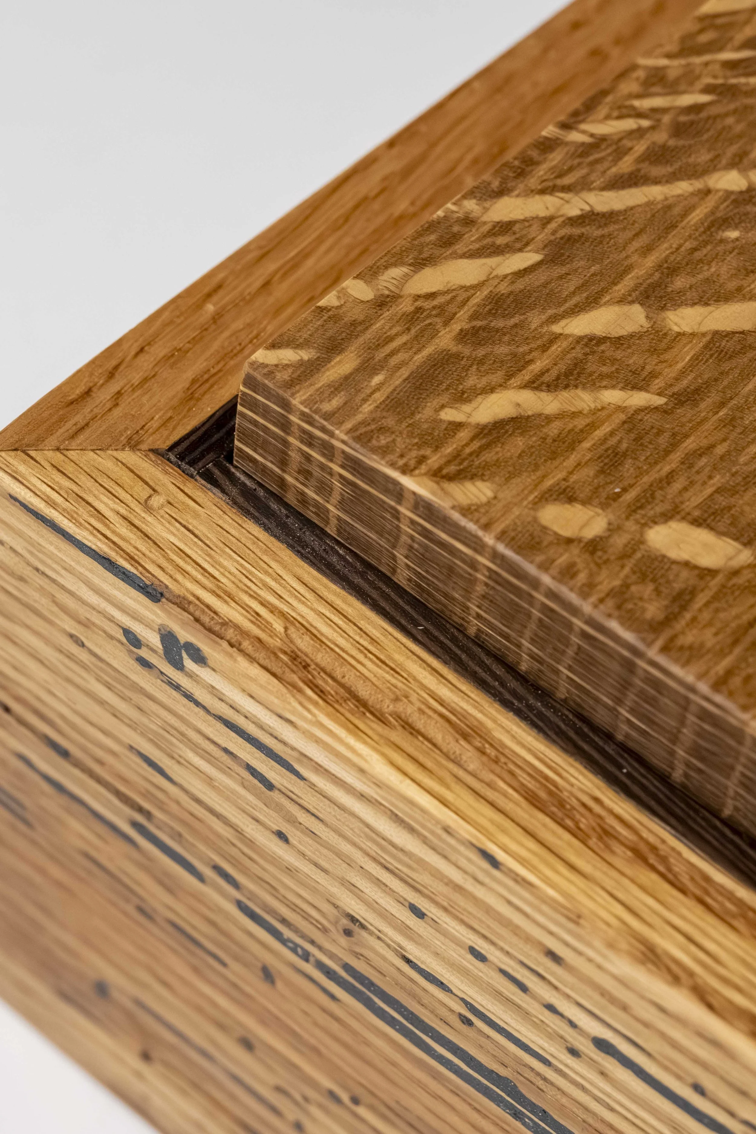 Box4_2X3W_09.jpg