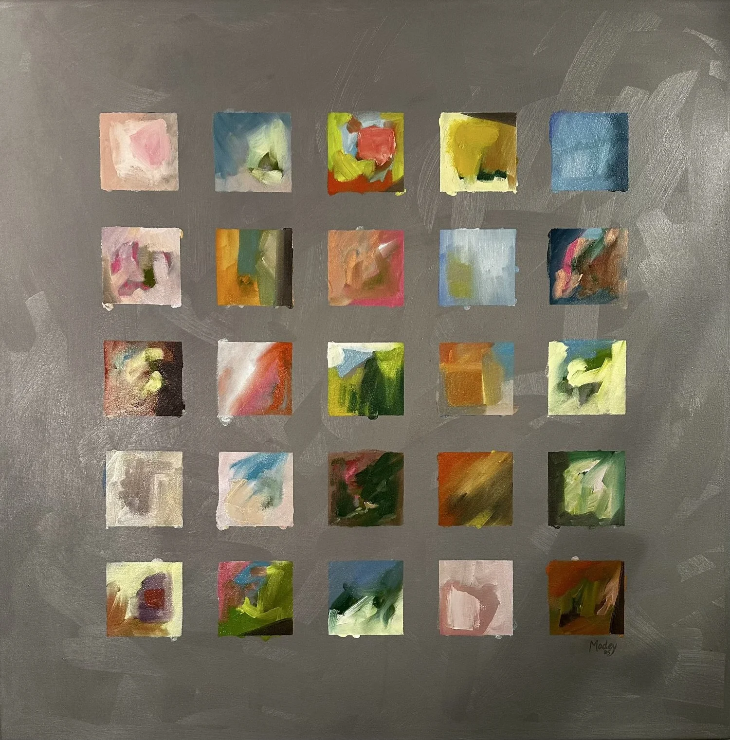 Grid of 25 small squares within an overall large gray background